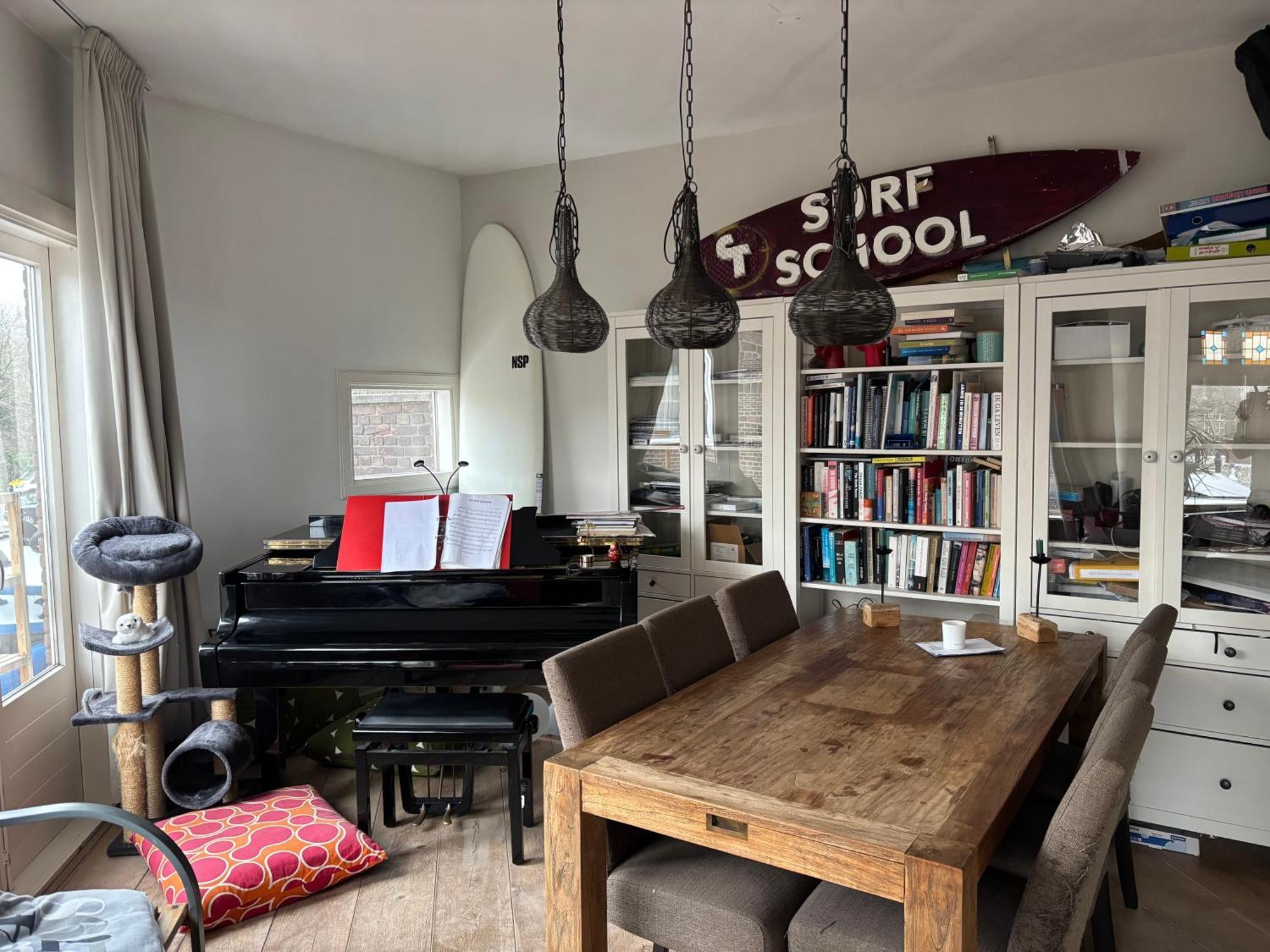 Next To The Den Haag